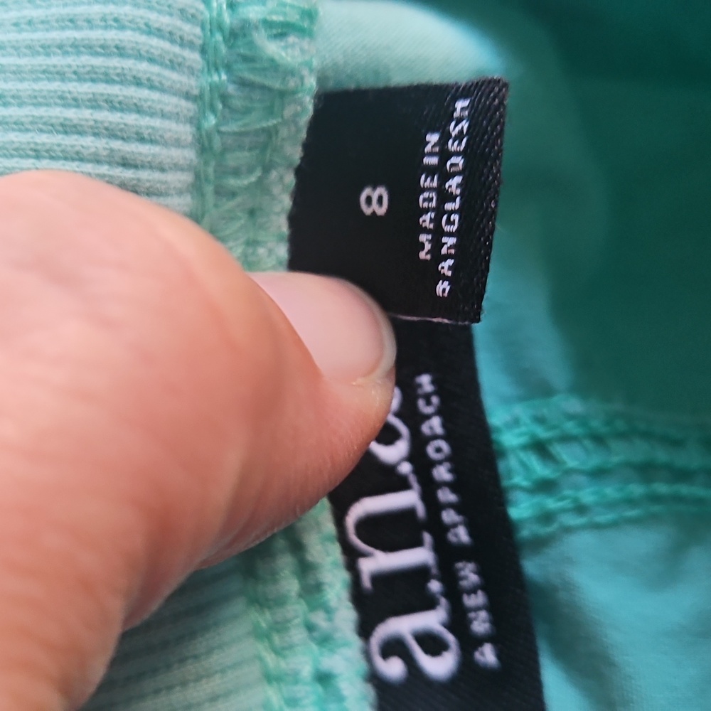 Women's Aqua Shorts Size 8 - Picture 4 of 6